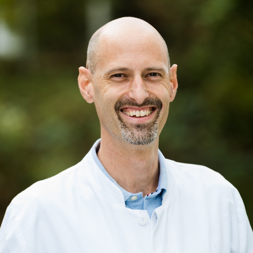 Dr. Tim Boeker, leitender Oberarzt und D-Arzt in der GRN-Klinik Schwetzingen