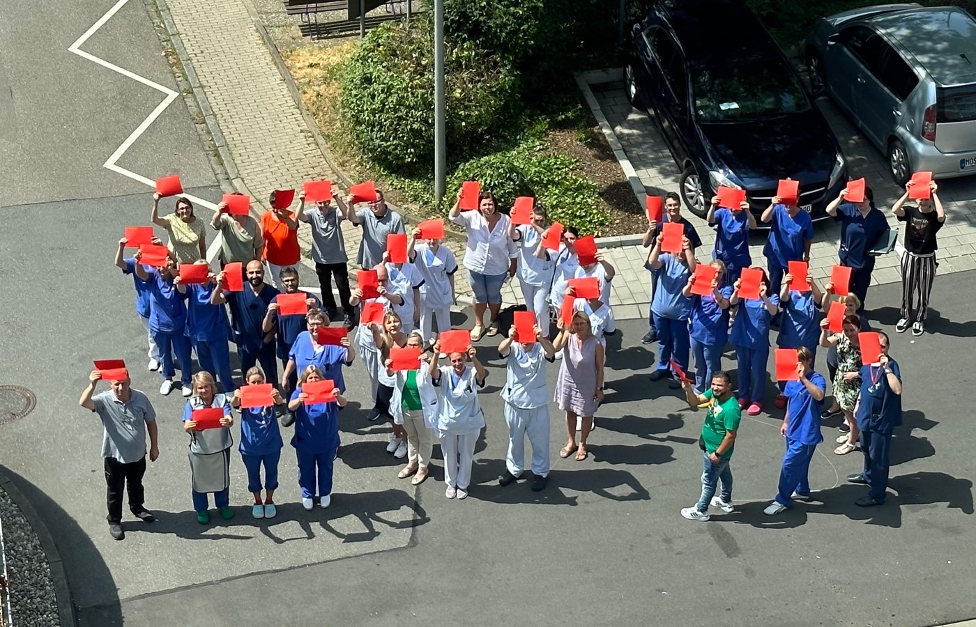 DKG-Aktion "Alarmstufe Rot - Krankenhäuser in Not" in den GRN-Kliniken, GRN-Klinik Eberbach, SOS