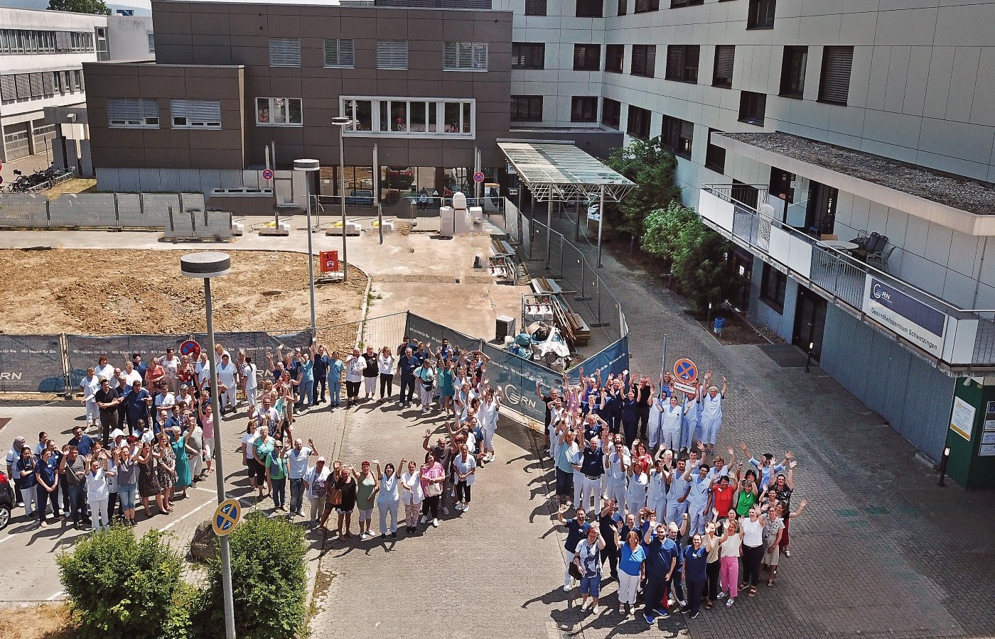 DKG-Aktion "Alarmstufe Rot - Krankenhäuser in Not" in den GRN-Kliniken, GRN-Klinik Schwetzingen, SOS