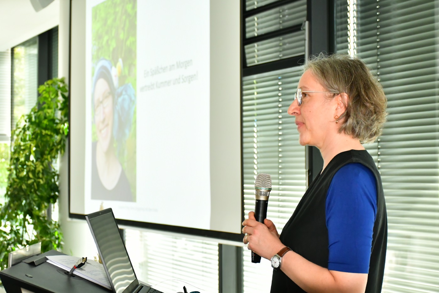 Patienteninformationstag Brustzentrum der GRN-Klinik Weinheim, Hundert Hüte, Susanne Emig