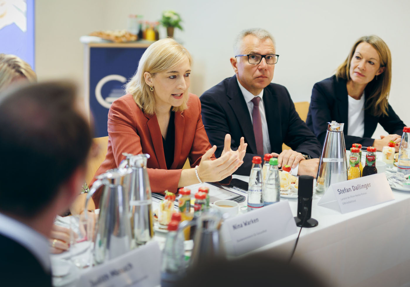 Gesundheitsministerin Nina Warken bei GRN. Ministerin Nina Warken, Landrat Stefan Dallinger Rhein-Neckar-Kreis, GRN-Geschäftsführerin Katharina Elbs. Foto: BMG//Heinl