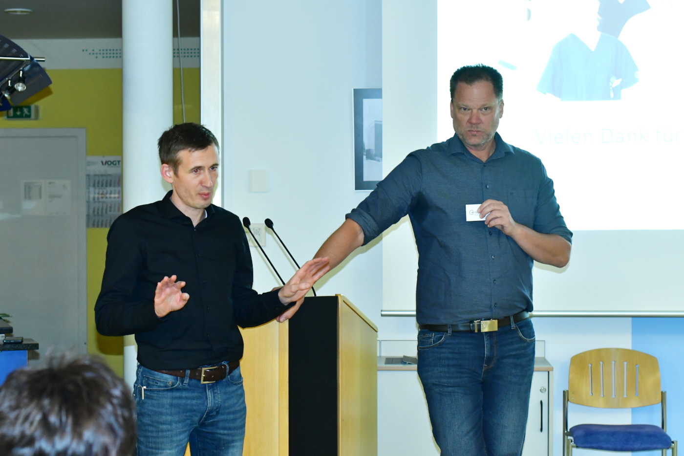 Vortrag zum Thema Darmkrebs in der GRN-Klinik Sinsheim; Referenten Dr. Matthias Hassenpflug und Dr. Erik-Sebastian Fuchs. Foto: GRN